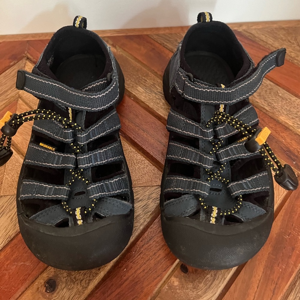 Unisex Keen Velcro Sandals